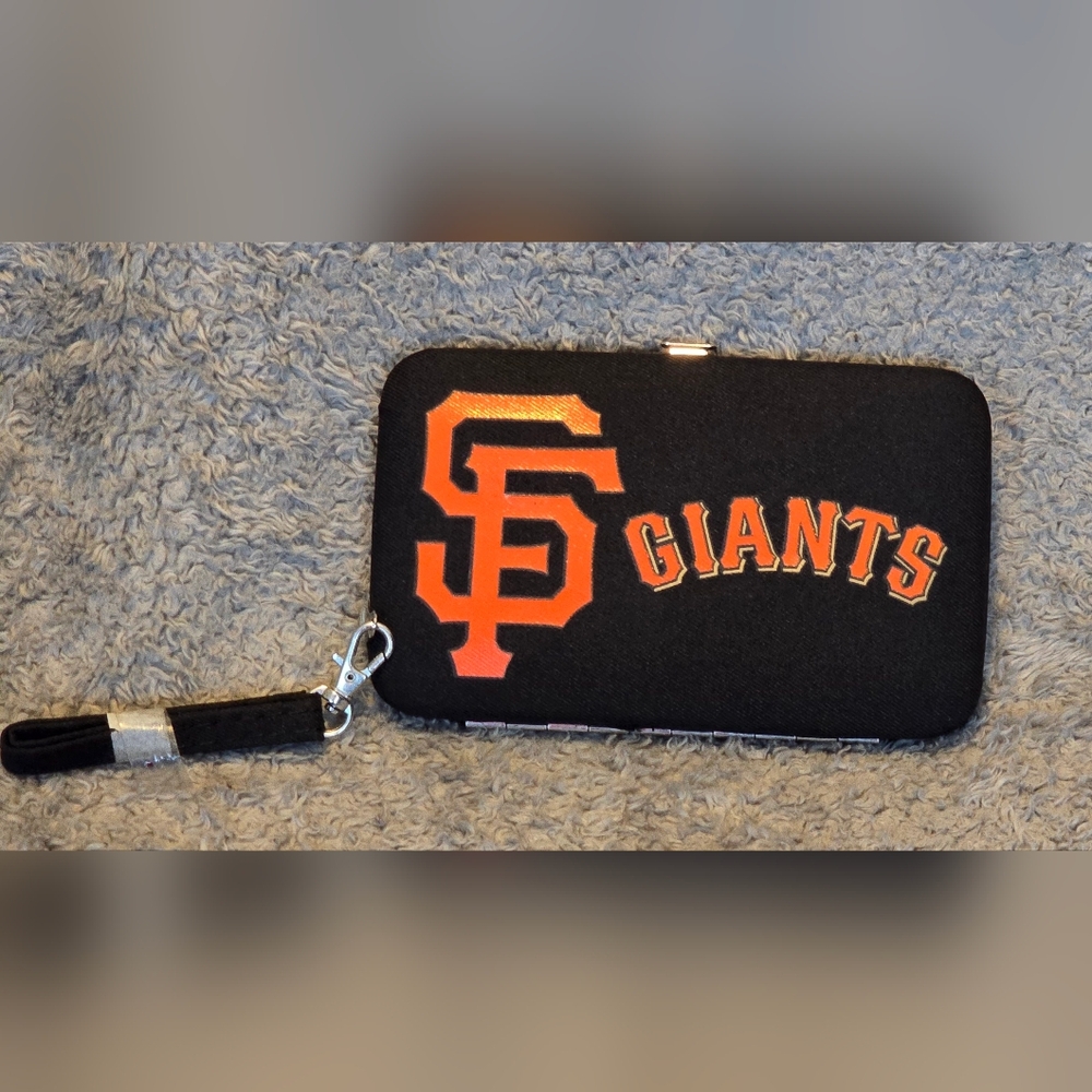 MLB San Francisco Giants Women's Wristlet Wallet